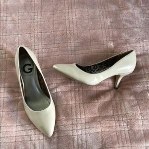 G by Guess pumps